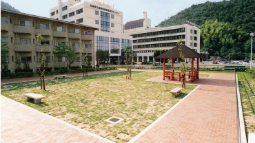 1993.03 高齢者脳医療研究センター・屋外庭園